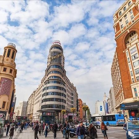 Apartments Plaza Callao Madrid Exterior photo