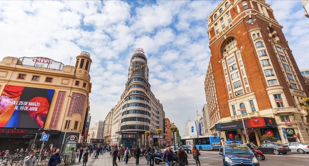 Apartments Plaza Callao Madrid Exterior photo